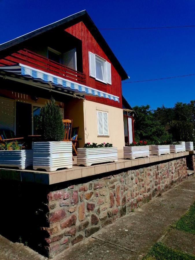 Villa Felicia Balatonszepezd Exteriör bild