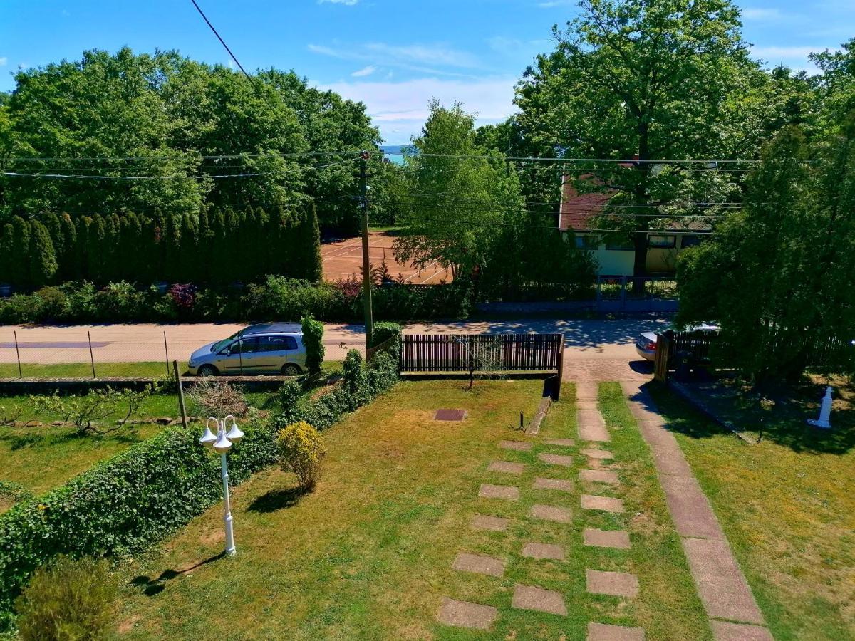Villa Felicia Balatonszepezd Exteriör bild
